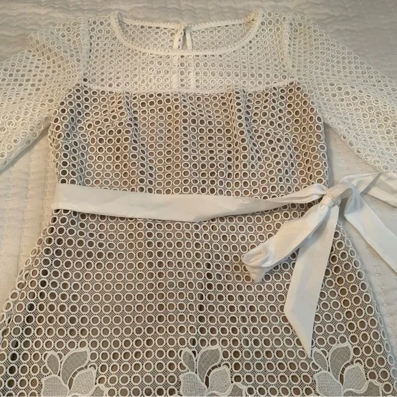 White House Black Market White Lace Shift Dress With Satin Sash Belt Size 4 - Picture 8 of 12